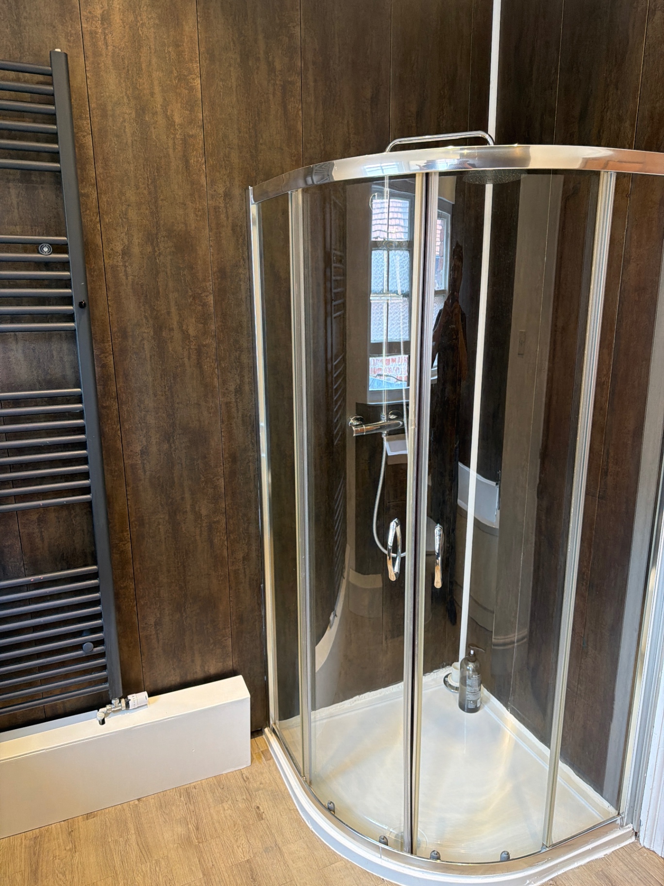 The Douglas Suite Walney — Separate Shower